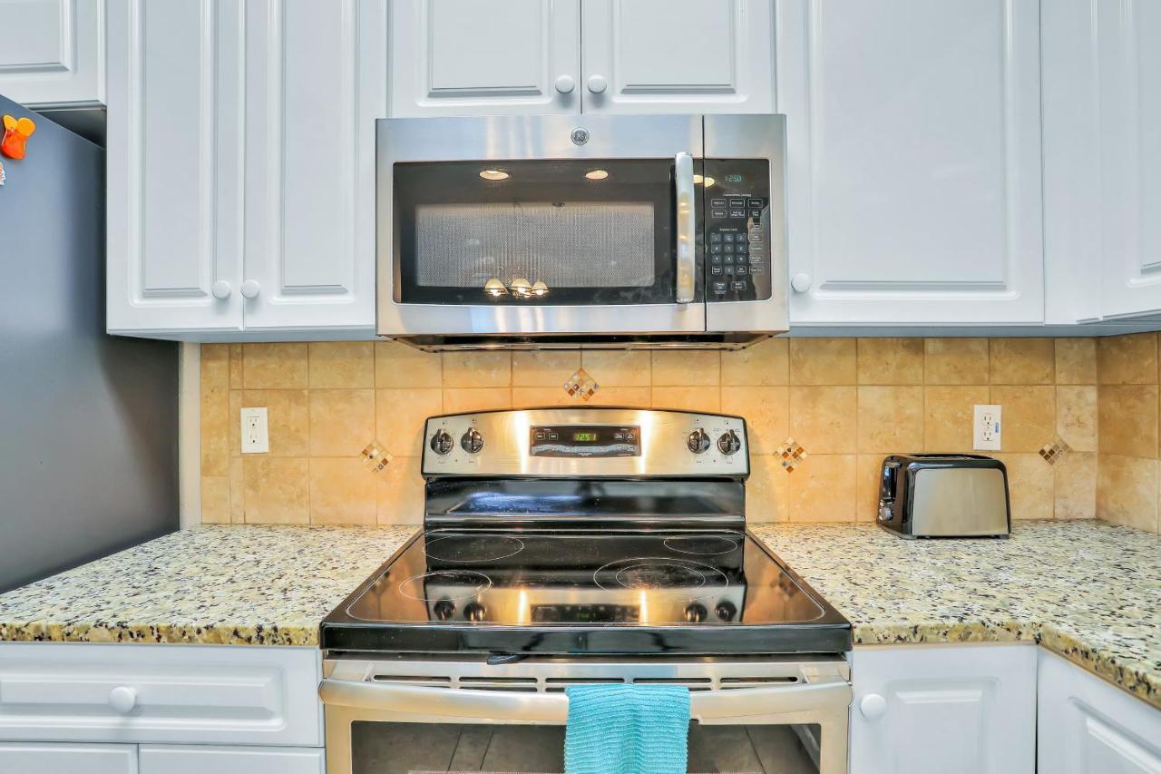 Oceanwalk Condos Bethune Beach Kültér fotó