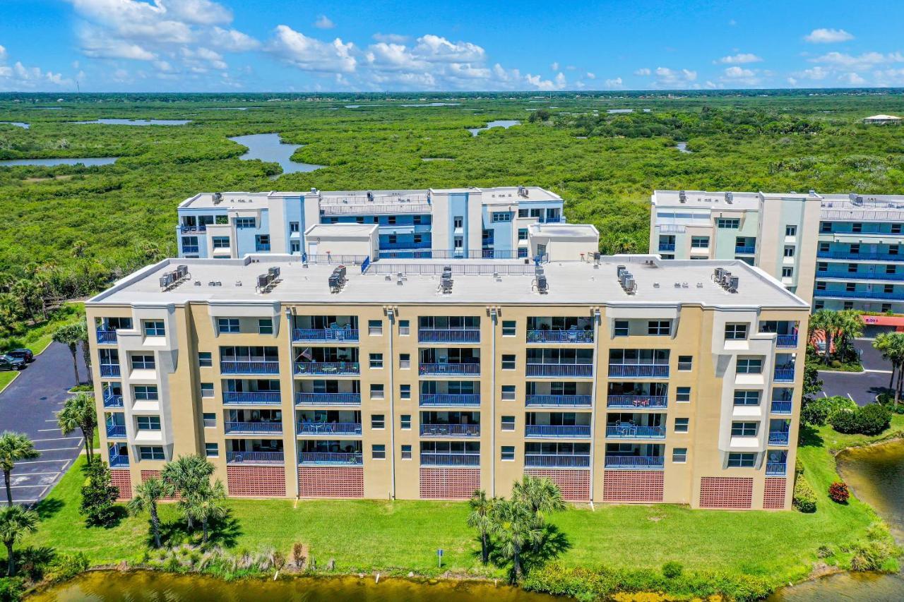 Oceanwalk Condos Bethune Beach Kültér fotó