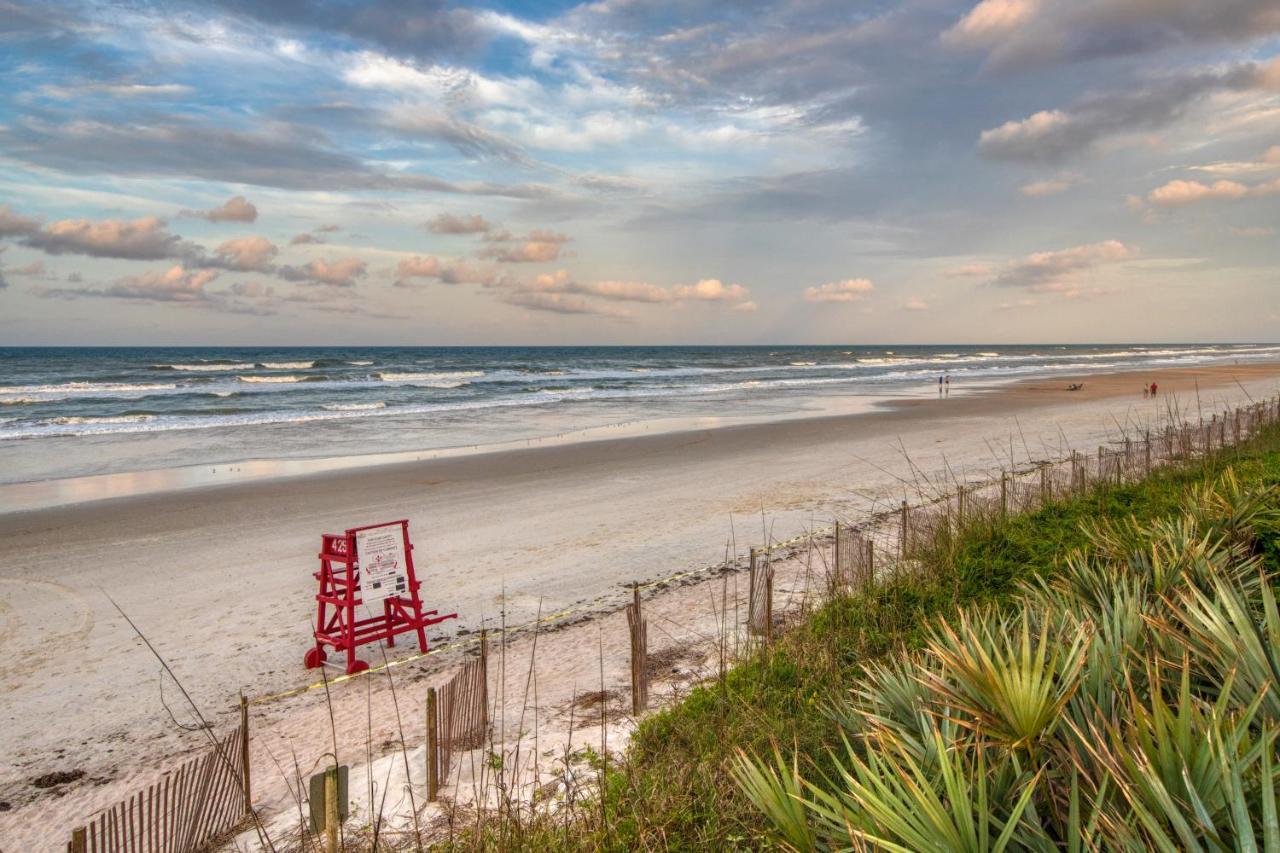 Oceanwalk Condos Bethune Beach Kültér fotó