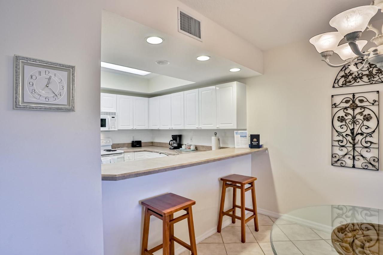 Oceanwalk Condos Bethune Beach Kültér fotó